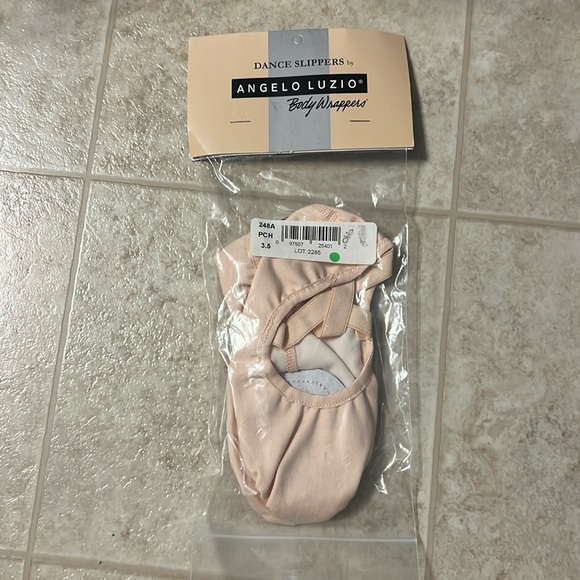 Angelo Luzio body wrappers ballet flats. Never worn. Size 3.5 - Picture 1 of 2